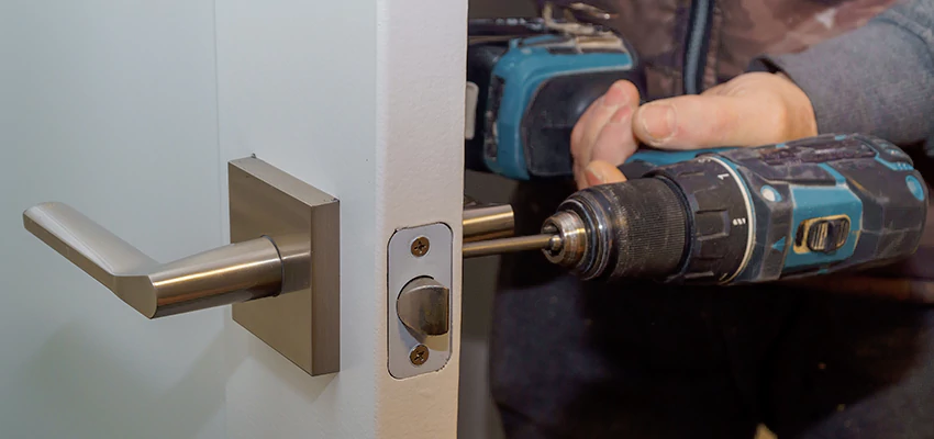 Broken Door Handle Lock Repair in Port St Lucie, Florida